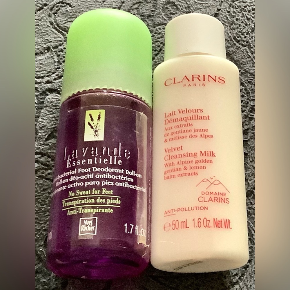 Foot deodorant and velvet cleansing milk